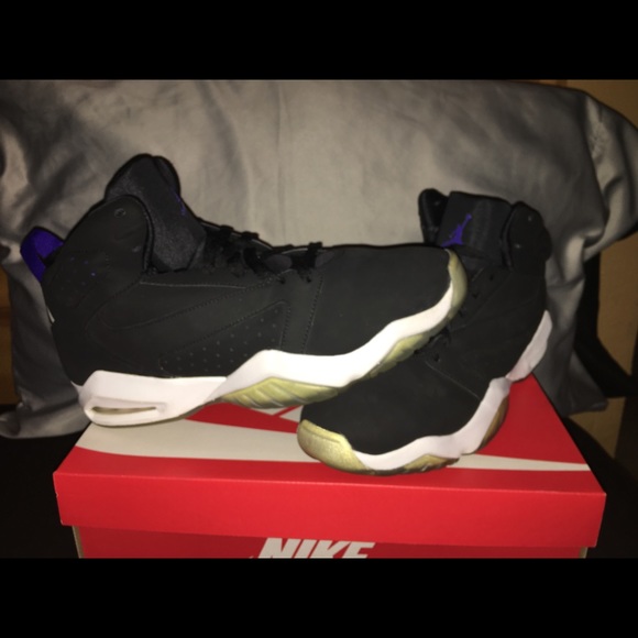 Jordan’s Size 11 - Picture 1 of 5